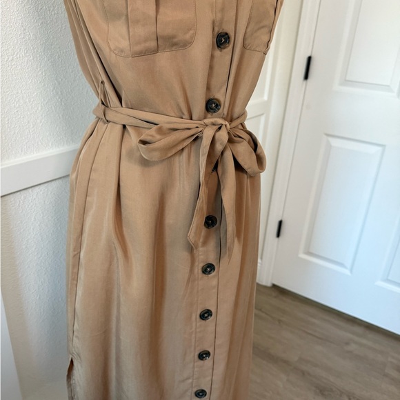 Banana Republic Khaki Midi Dress. - Picture 4 of 6
